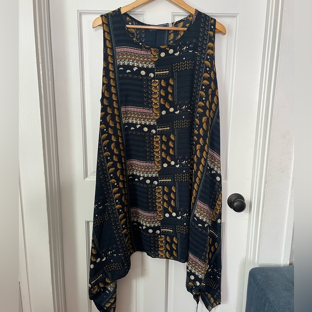 Sleeveless midi dress - loose and flowy